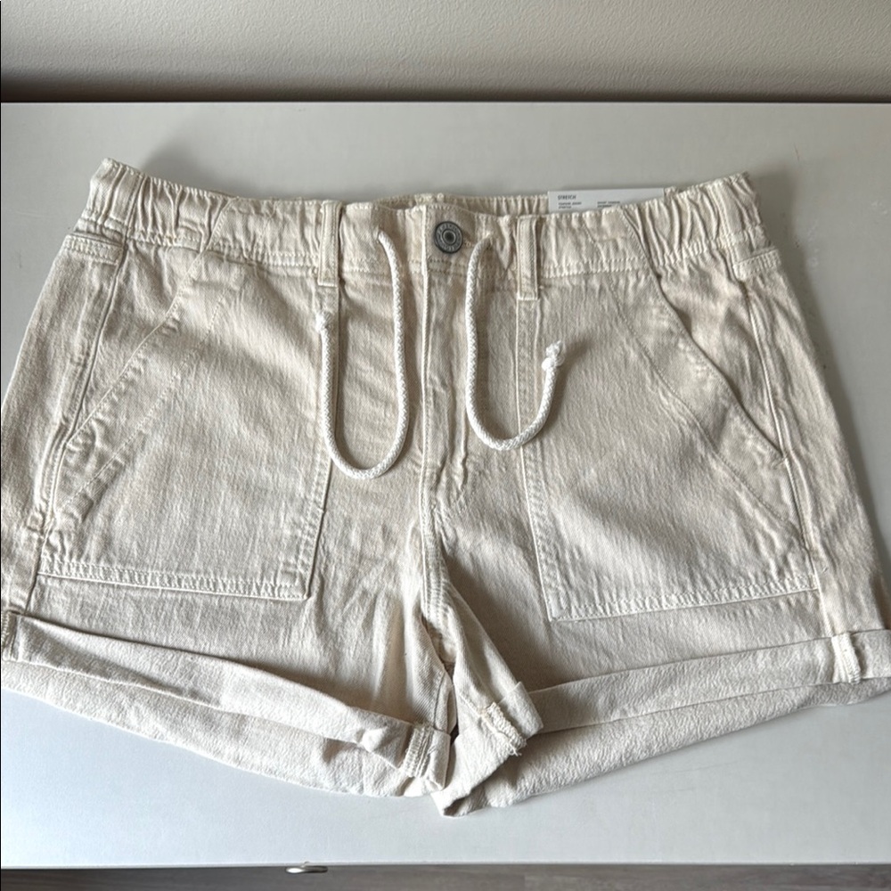 American Eagle Outfitters Cream Cargo Shorts Relaxed Fit